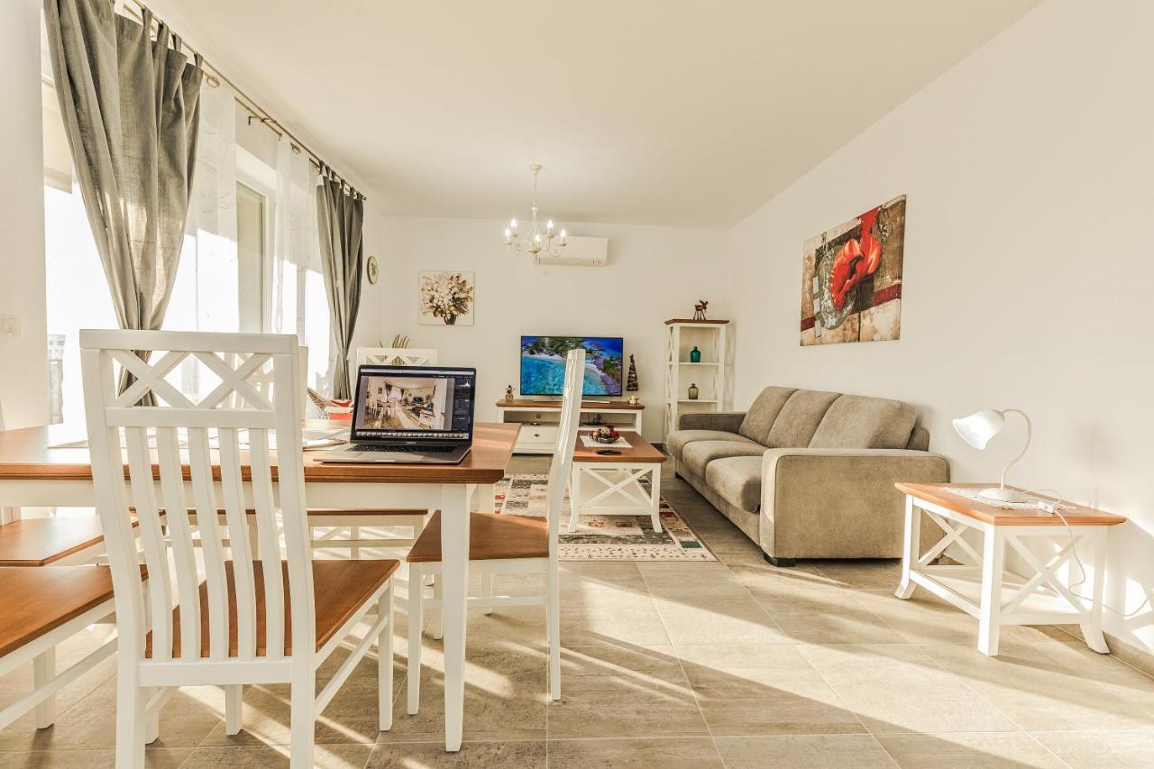 Elegant Sophia's Apartment Brasov