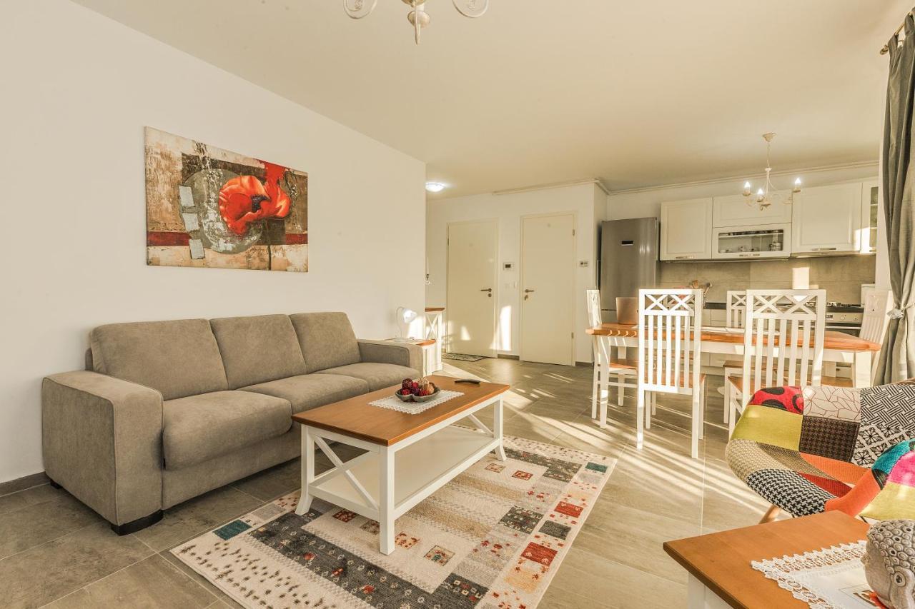 Elegant Sophia's Apartment *